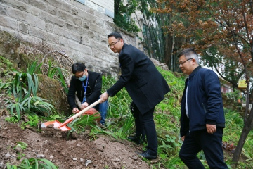 鄔校.JPG